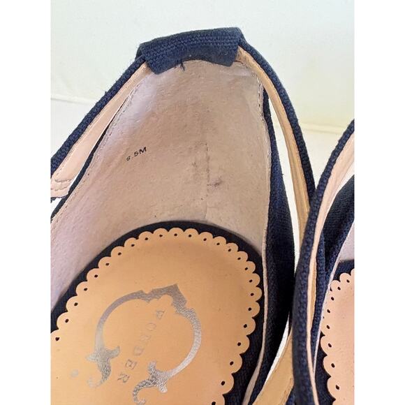 C Wonder Chevron Heels 9.5 Sandals Navy Blue White Coastal Nautical Prep Resort - Picture 6 of 7